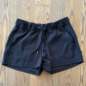 lululemon on the fly Women's Black Drawstring Shorts size 8